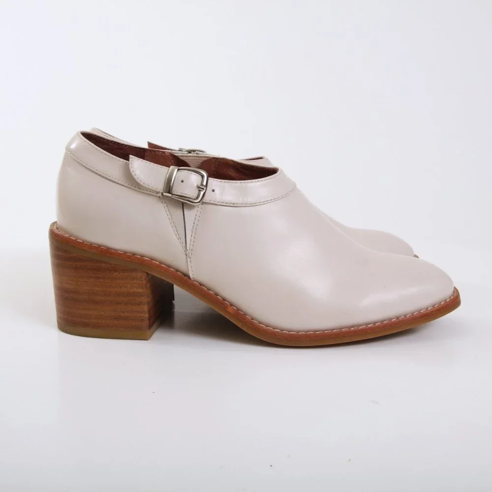 Jeffrey Campbell Warren Buckle Ankle Boots Beige Women‎ Size 8.5